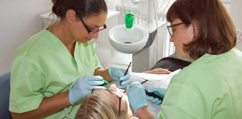 Routineuntersuchung beim Zahnarzt